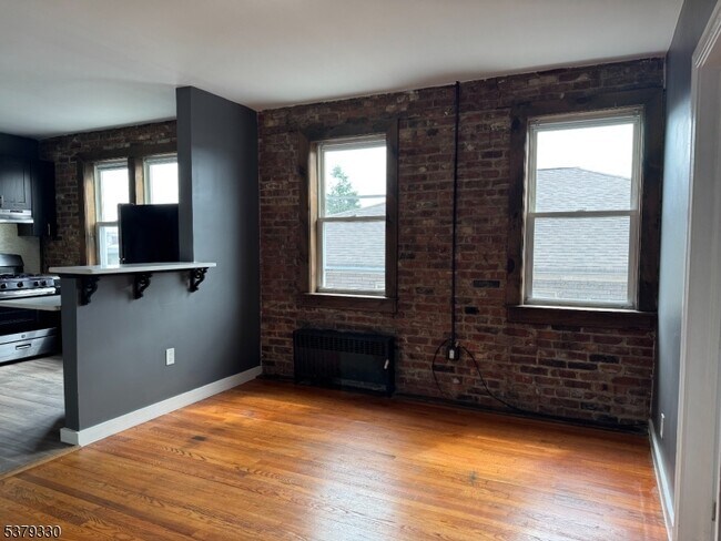 Foto del edificio - 78 Carmer Ave