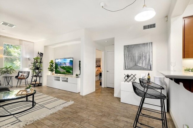 Building Photo - 7100 Playa Vista Dr