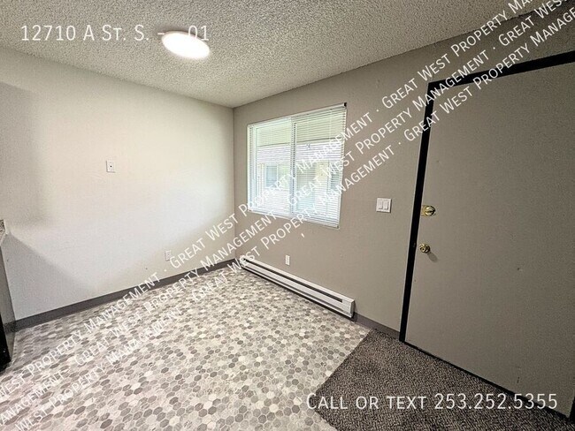 Foto del edificio - 12710 A St S