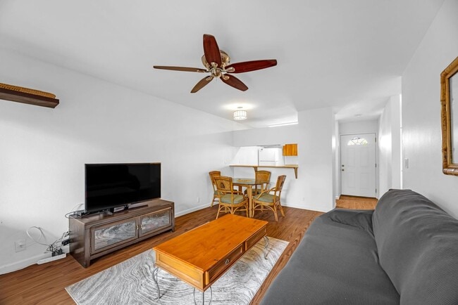 Foto del edificio - Fully Furnished 2BR/2BA Condo in Quiet North Kihei – Top Floor, Private Laundry, 2 Parking Stalls