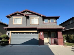 Front of house - 829 Sequoia Cir