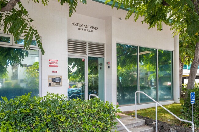 Building Photo - Artesian Vista