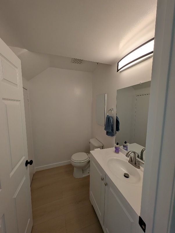 Building Photo - 11035 Moorpark St