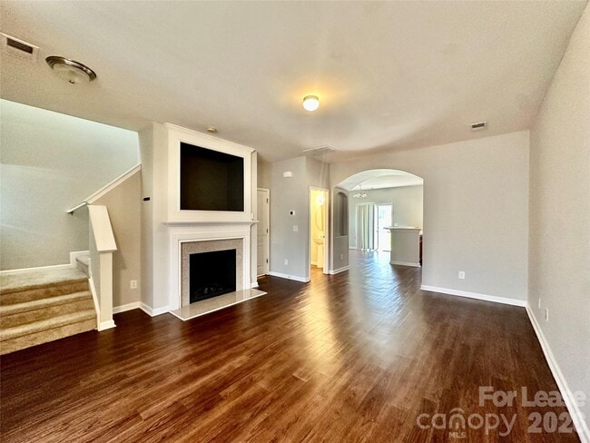 Building Photo - 12660 Persimmon Tree Dr