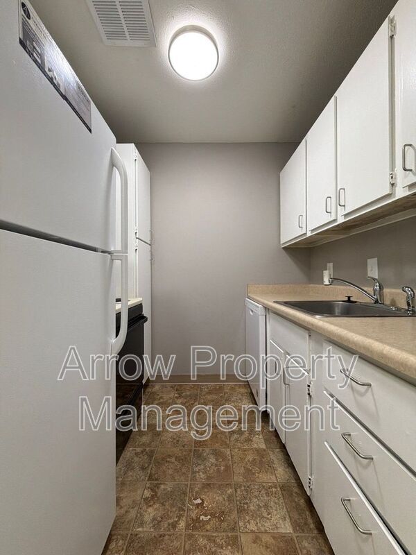 Building Photo - 1111 E Street