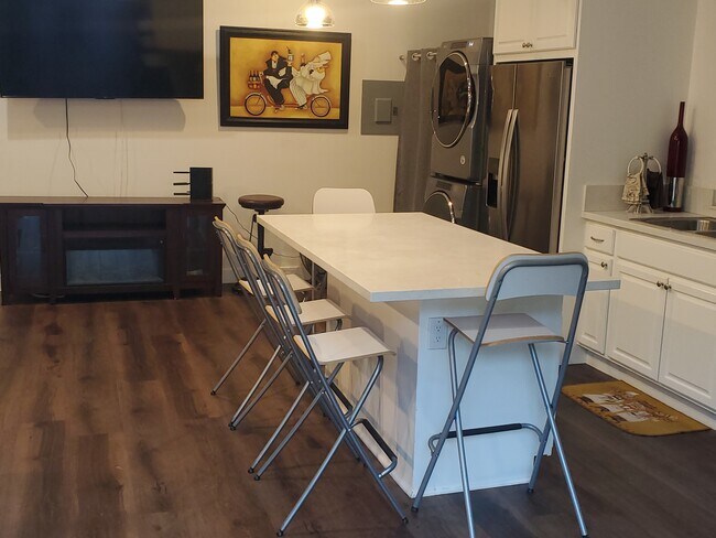 Foto del edificio - 3901 Coldwater Canyon Ave