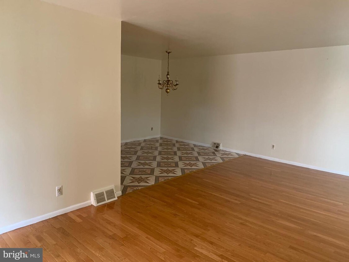 Foto principal - 7529 Alma St