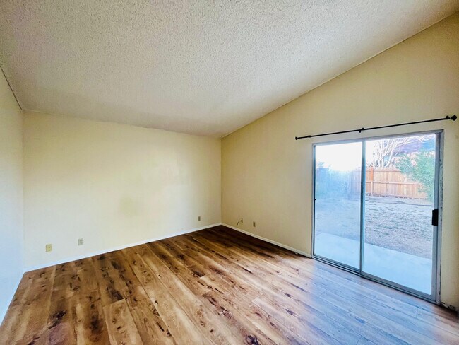 Building Photo - 5325 Adobe Dr