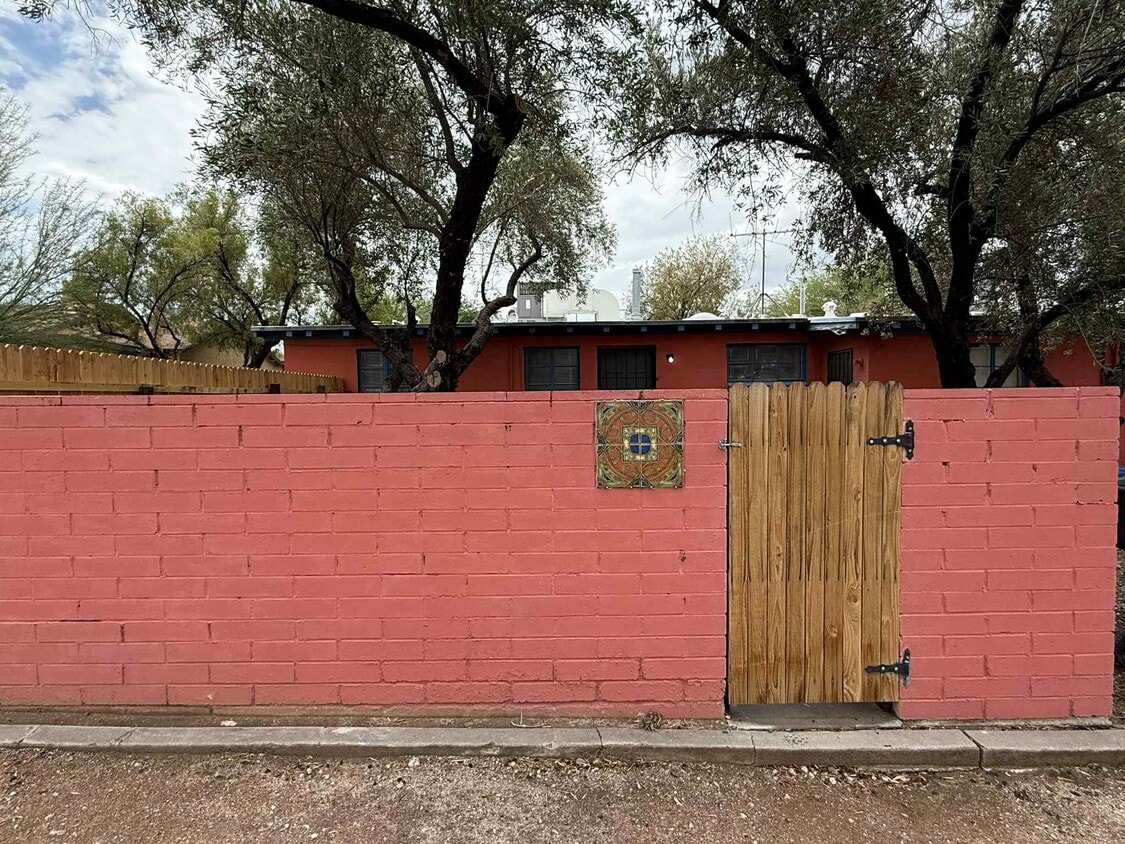 Photo - 2702 E Elm St (Tucson, AZ)