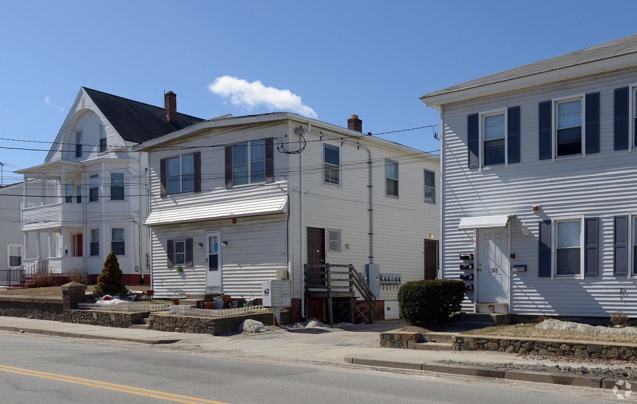 1089 Main St, West Warwick, RI 02893 - Apartments in West Warwick, RI ...