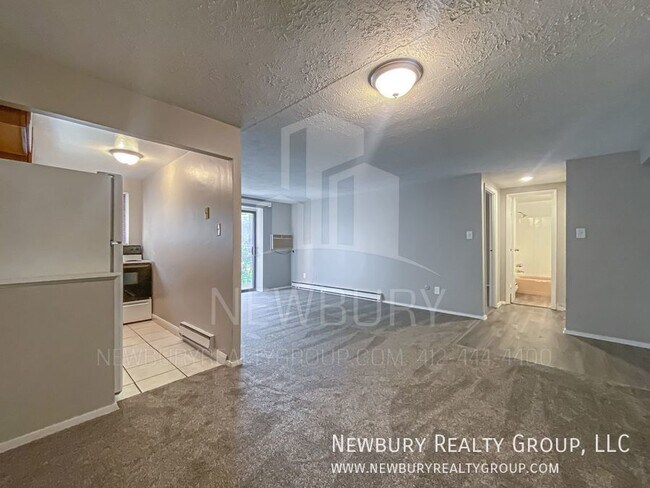 Building Photo - Welcome to Your Charming New Home in Westw...