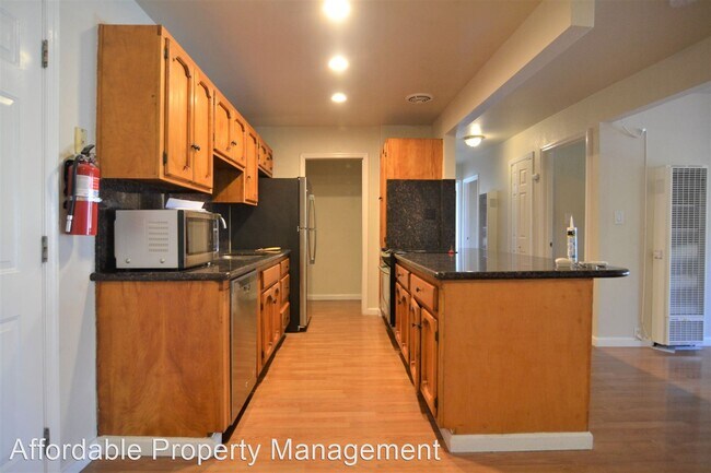 Building Photo - 3 br, 2 bath House - 3631 Trenton Court