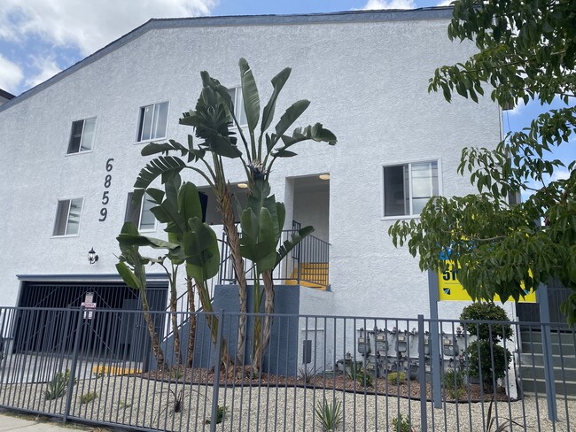 Building Photo - 6859 Laurel Canyon Blvd