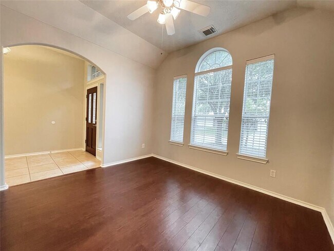Building Photo - 22038 Field Green Dr