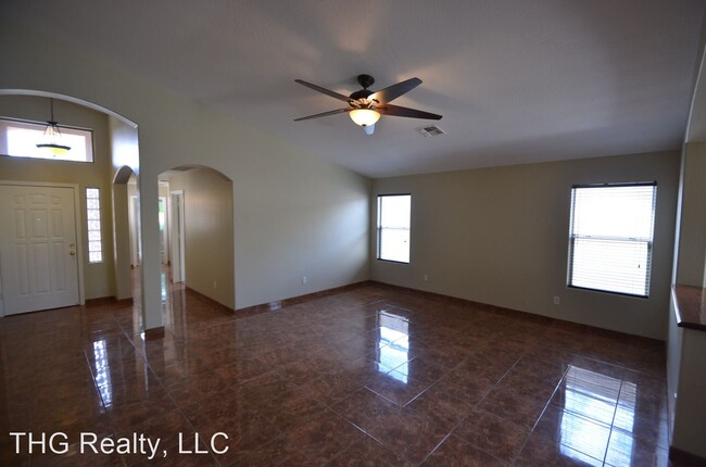 Foto del edificio - 3 br, 2 bath House - 17638 W Charter Oak Rd