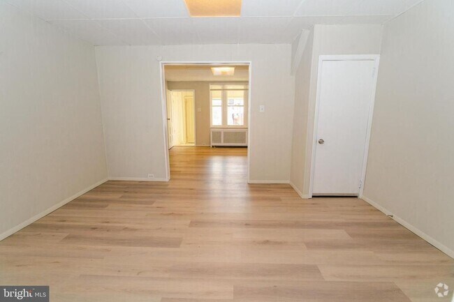 Building Photo - 4507 Unruh Ave