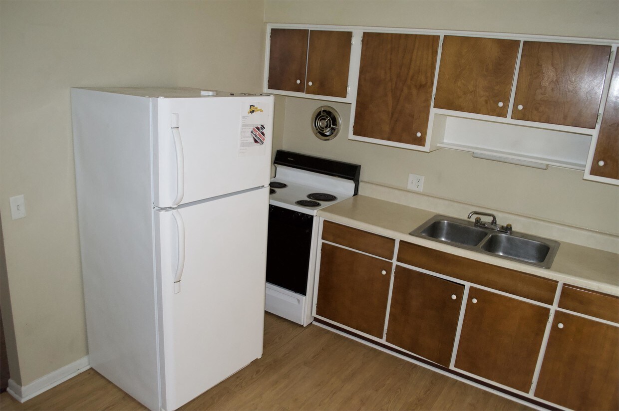 Primary Photo - 7777 Bancroft Street