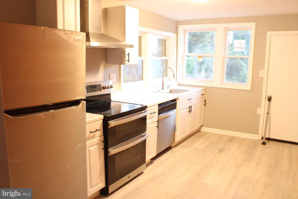 Primary Photo - 346 Shedaker St