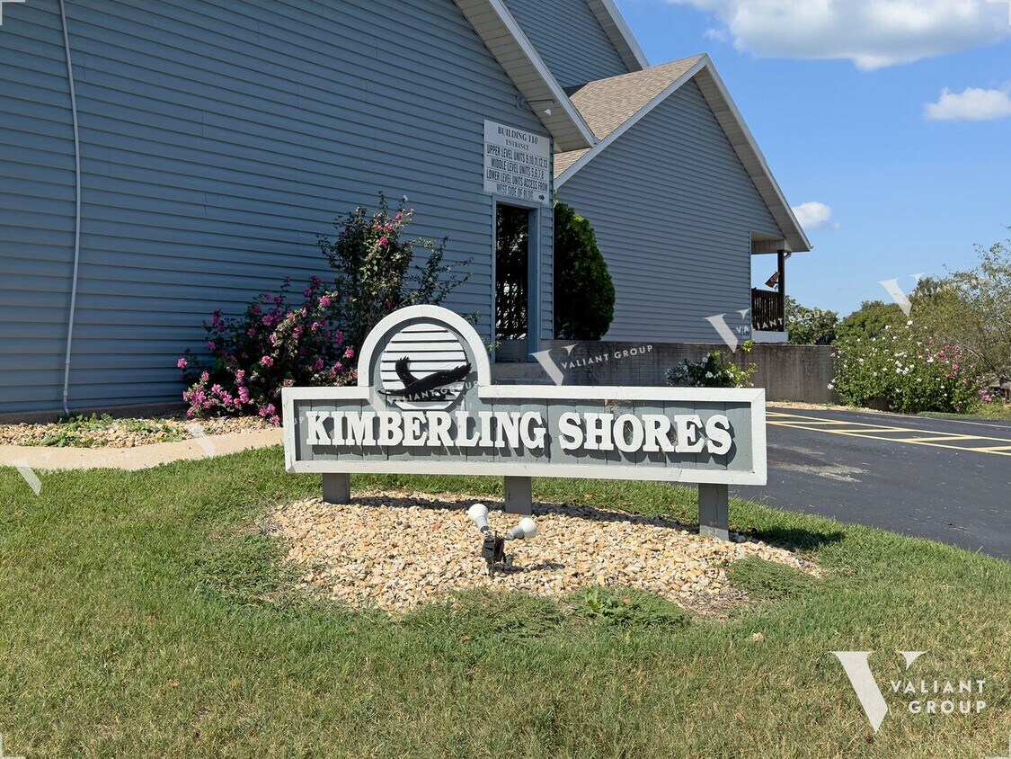 Foto principal - 110 Kimberling Shores Ln