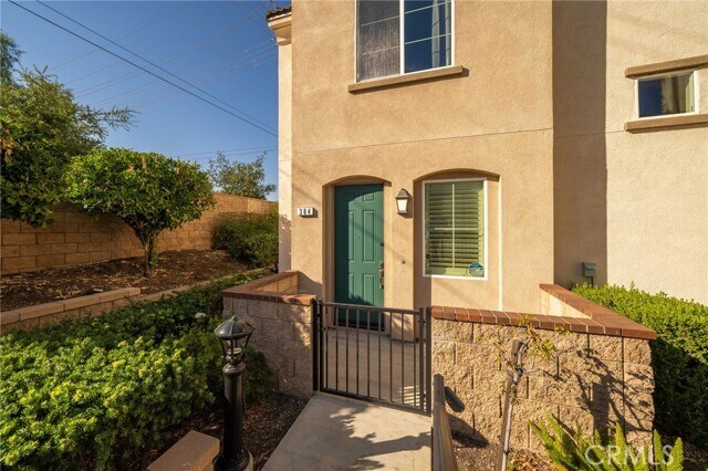 Foto del edificio - 384 Ruby Red Ln