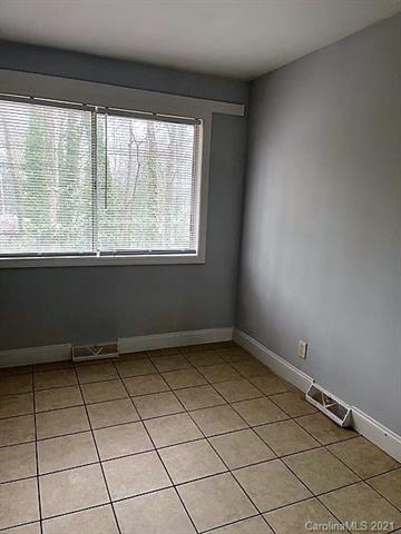 Building Photo - 535 Camrose Dr