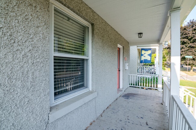 Photo - 221 E Mosley St House