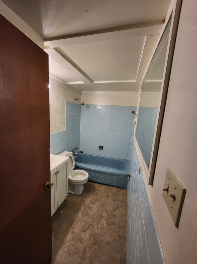 Foto del edificio - 6144 W Florissant Ave