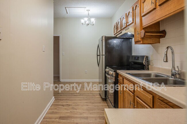 Building Photo - 3245 Highway 61 E