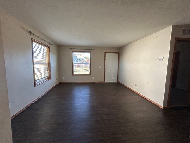 Foto del edificio - Cute 3 bedroom Duplex for Rent!