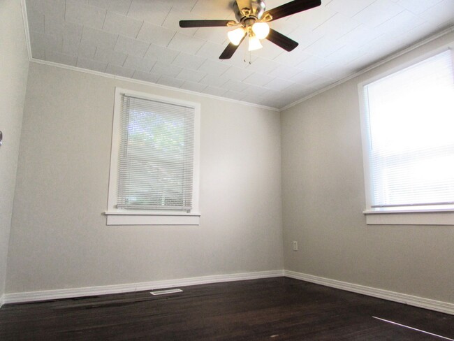 Foto del edificio - Cute - Updated 3 Bed/1 Bath Bungalow Style...