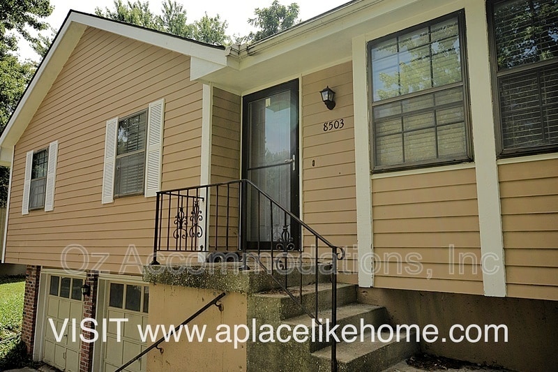 Foto principal - 8503 Sarah Ln