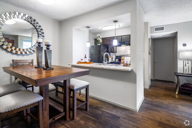 1HAB, 1BA - 665SF Comedor - The Lennox