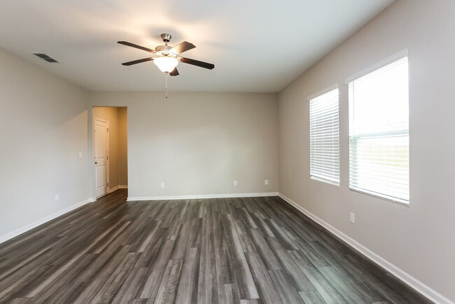 Building Photo - 567 Knightsbridge Ln