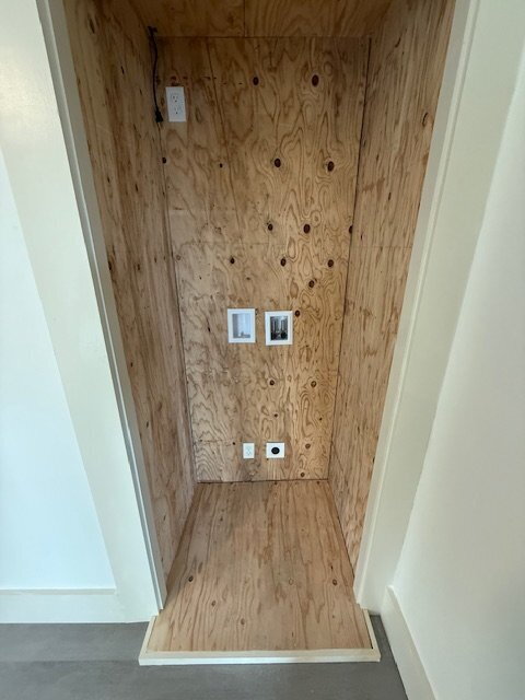 Foto del edificio - Walk to Downtown Norway from This Bright, Beautifully Renovated First-Floor Apartment