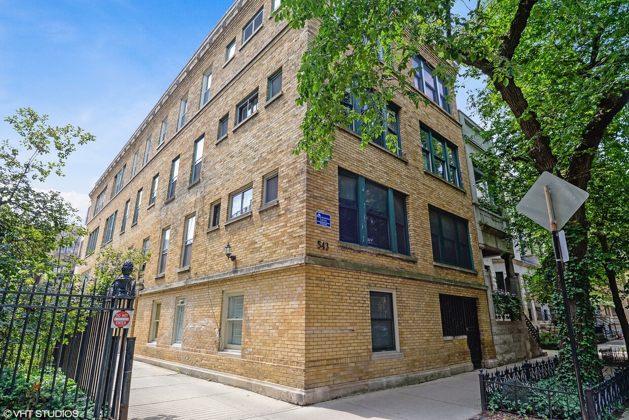Primary Photo - 543 W Fullerton Pkwy