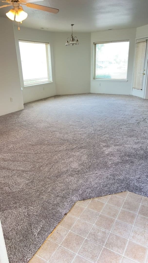 Building Photo - 3 Bedroom 2 Bath Duplex