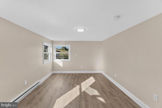 Foto del edificio - 332 Ridge Rd