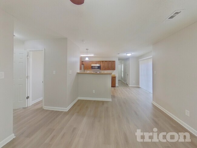 Foto del edificio - 701 Barbee Farm Dr