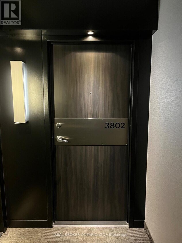 Photo du bâtiment - 210 Victoria St