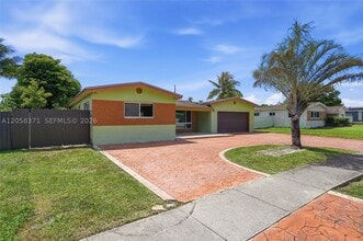 Building Photo - 2220 Desoto Dr