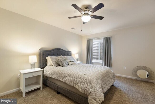 Foto del edificio - 990 Coriander Ln
