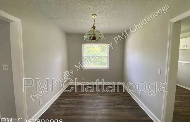 Building Photo - 606 N Moore Rd