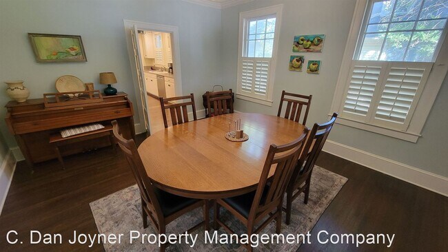 Foto del edificio - 5 br, 3.5 bath House - 108 W Prentiss Ave