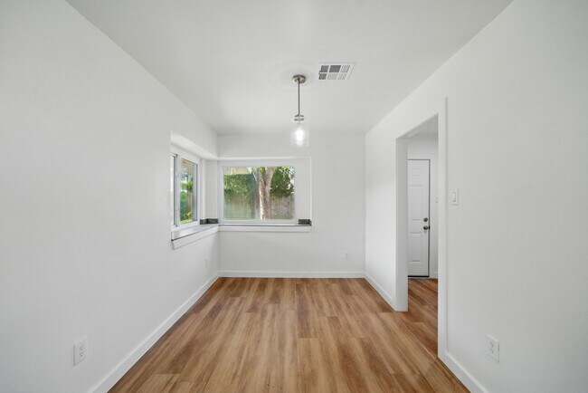 Foto del edificio - 9711 Derrik Dr