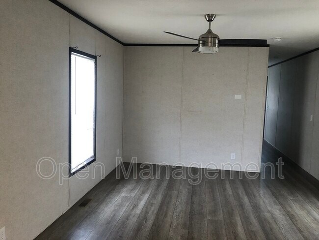 Foto del edificio - 2700 Brookpark Rd