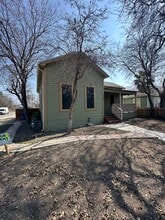 Building Photo - 202 Hunstock Ave