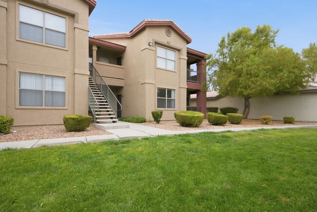 Building Photo - 8000 W Badura Ave