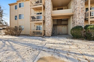 Building Photo - 814 Tenderfoot Hill Rd