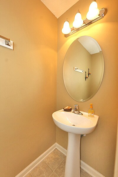 Foto del edificio - 4 Bedroom Home w/ Fenced Backyard Near RTP & Brier Creek