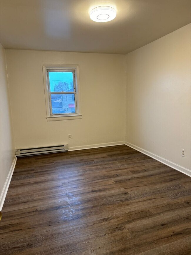 Foto del edificio - 206 E. Ayre St